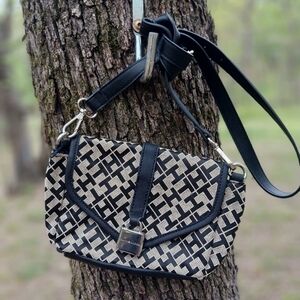 Tommy Hilfiger Crossbody Bag
